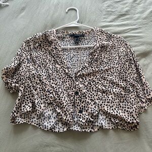 Forever 21 Silver Black Short Sleeve Button Down Crop Top